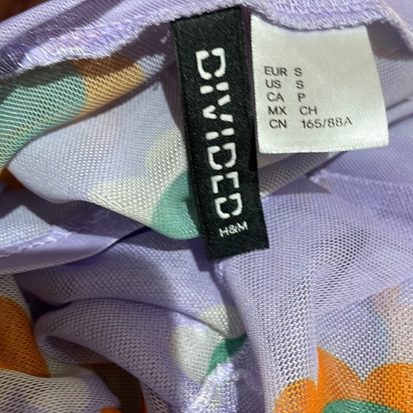 HM Purple Sheer Flower Crop Top - Picture 4 of 4